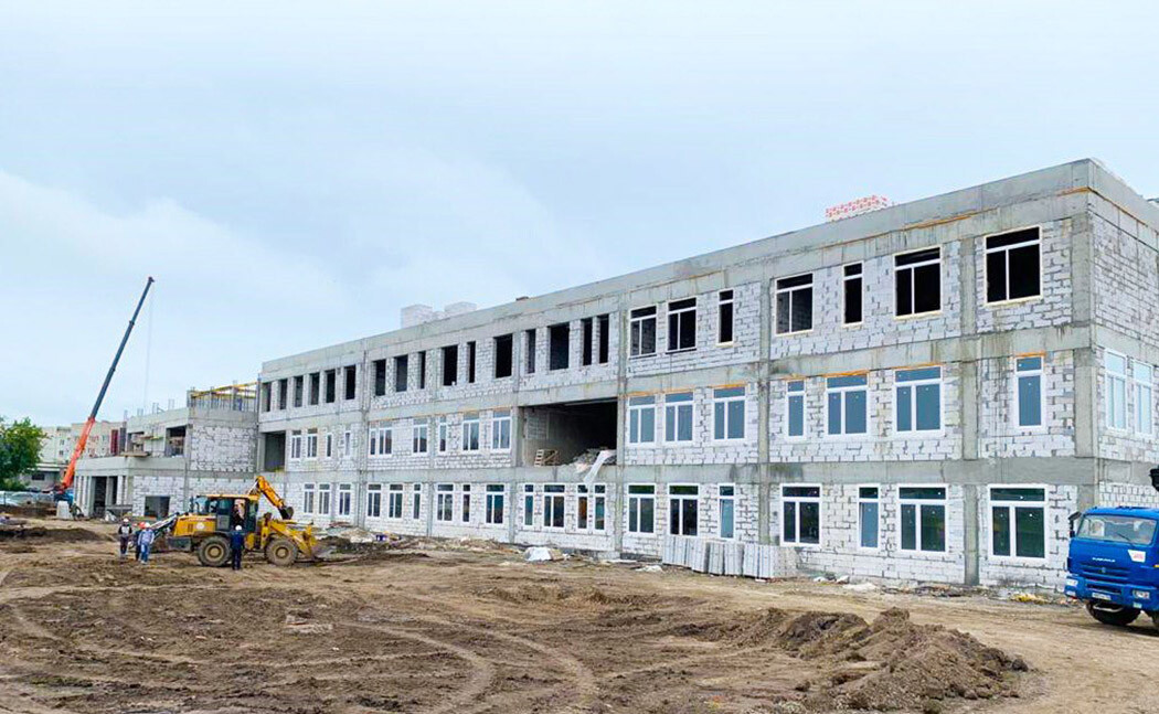 строительство школы в Тайге